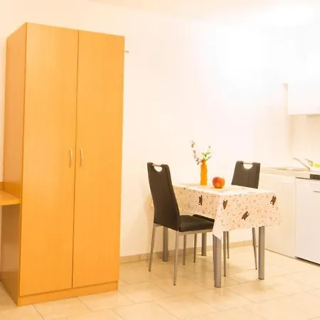 Haus Emona - Ihre In Guest house